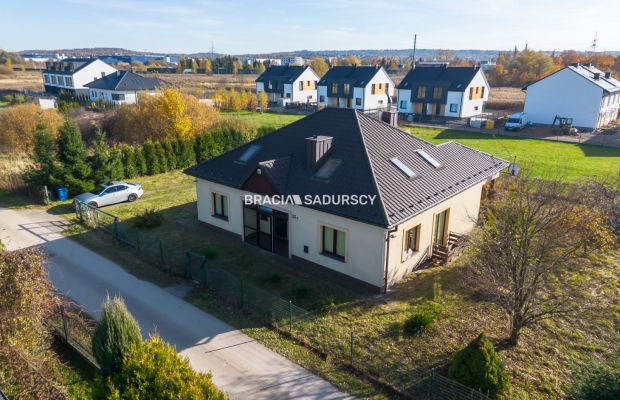 Dom o dużym potencjale / 7 pok / 10 ar