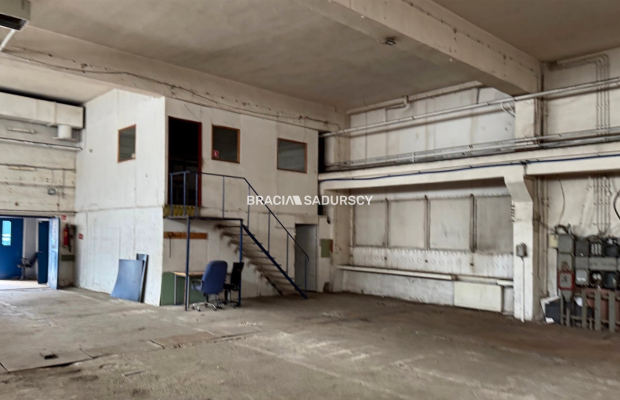 Hala, Budynek Użytkowy, Sosnowiec, ul. Nowopogońska  
 Cena: 2 250 000 zł. Powierzchnia Hali: 1 202 m². Działka: 1 761 m²  

  