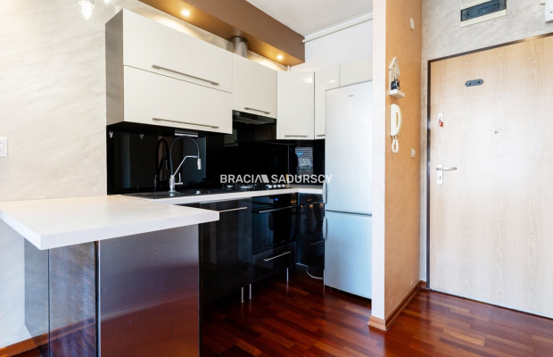 Zadbana Kawalerka z balkonem 