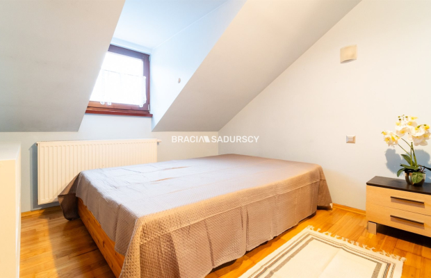 2-POKOJOWE MIESZKANIE W ODRESTAUROWANEJ KAMIENICY