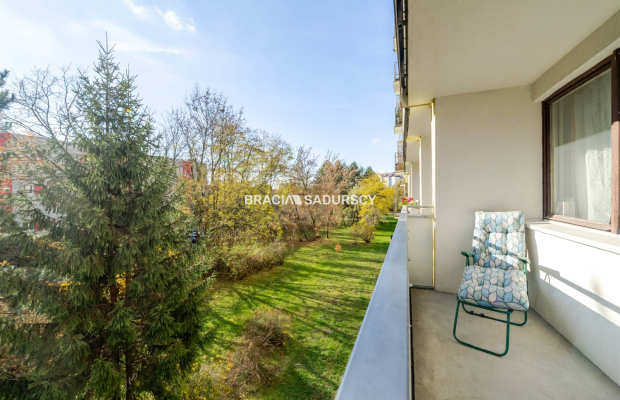 3niezalezne pokoje/2 balkony/2.piętro/do remontu