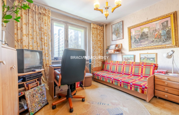 3niezalezne pokoje/2 balkony/2.piętro/do remontu