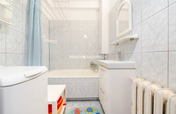 3niezalezne pokoje/2 balkony/2.piętro/do remontu