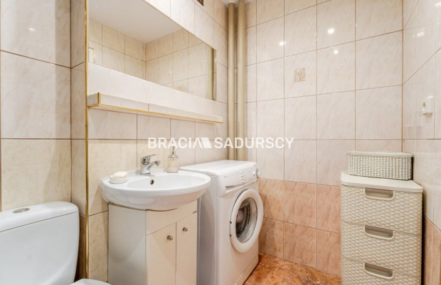 Przytulne 2 pok z osobną Kuchnią os. Oświecenia.