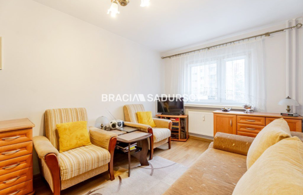 Przytulne 2 pok z osobną Kuchnią os. Oświecenia.