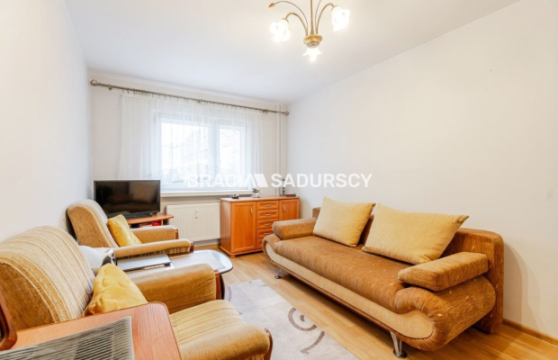 Przytulne 2 pok z osobną Kuchnią os. Oświecenia.