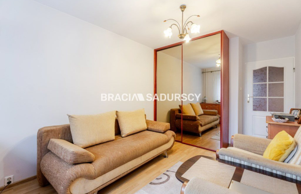 Przytulne 2 pok z osobną Kuchnią os. Oświecenia.