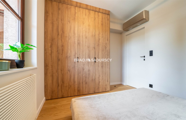 Wola Justowska apartament z miejscem postojowym 