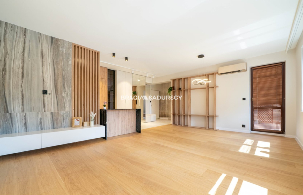 Wola Justowska apartament z miejscem postojowym 