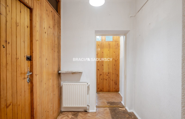 POŁOWA DOMU Z WŁASNYM OGRÓDKIEM 