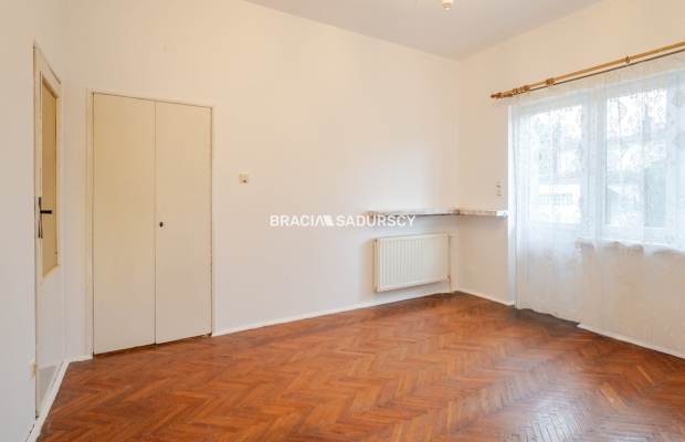 POŁOWA DOMU Z WŁASNYM OGRÓDKIEM 