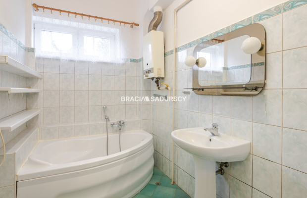 POŁOWA DOMU Z WŁASNYM OGRÓDKIEM 