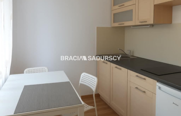 KAWALERKA W DOSKONAŁEJ LOKALIZACJI CENTRUM KLEPARZ