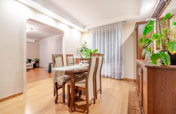 4 pokoje do zamieszkania z miejscem parkingowym 