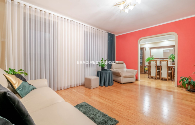 4 pokoje do zamieszkania z miejscem parkingowym 