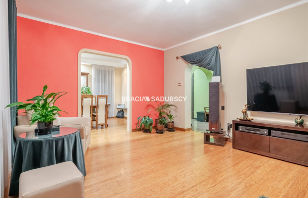 4 pokoje do zamieszkania z miejscem parkingowym 