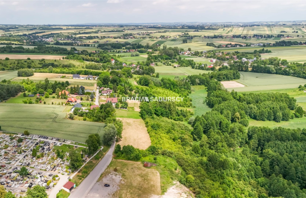 Działka jednorodzinno - usługowa / uzbrojona 