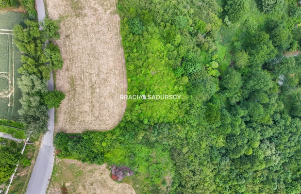 Działka jednorodzinno - usługowa / uzbrojona 