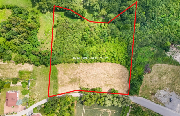 Działka jednorodzinno - usługowa / uzbrojona 