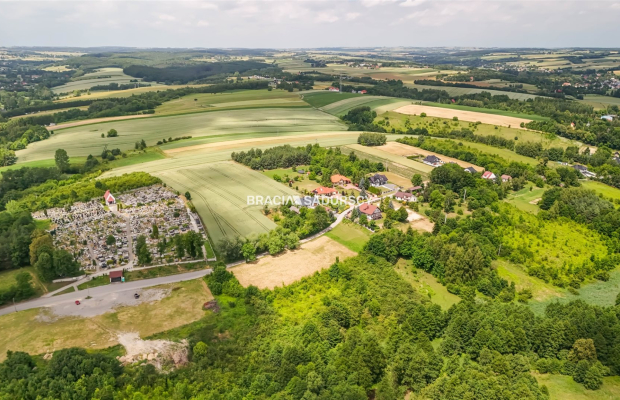 Działka jednorodzinno - usługowa / uzbrojona 