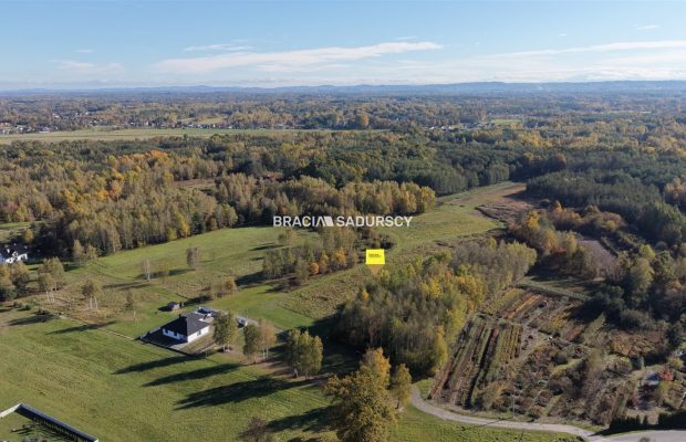 Działka budowlana o powierzchni  44 arów  położona w  Buczkowie, gmina Rzezawa, powiat bocheński  - idealna enklawa do budowy d