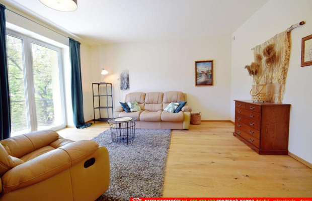 Prestiżowe mieszkanie, wyskoki standard, 2 balkony.