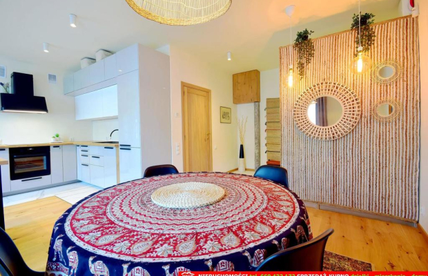 Prestiżowe mieszkanie, wyskoki standard, 2 balkony.