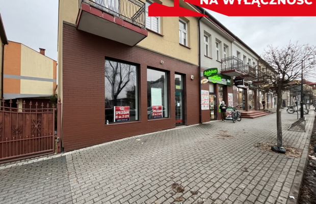 Lokal handlowy 180 m kw.  w centrum Dęblina.