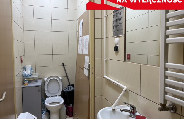 Lokal handlowy 180 m kw.  w centrum Dęblina.