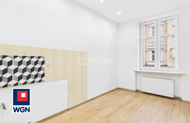 Nowa Sól, mieszkanie, 2 pokoje, 1 piętro, 52 m2, sprzedam, 289 000 zł.  
  
Na sprzedaż komfortowe dwupokojowe mieszkanie położ