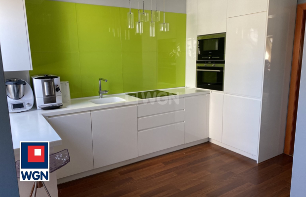 Polkowice, Rynek, mieszkanie, 2 piętro, 3 pokoje, 80 m2, sprzedam, 665000 zł.  
  
Na sprzedaż mieszkanie w kamienicy w Rynku w