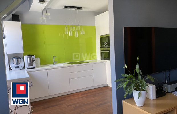 Polkowice, Rynek, mieszkanie, 2 piętro, 3 pokoje, 80 m2, sprzedam, 665000 zł.  
  
Na sprzedaż mieszkanie w kamienicy w Rynku w