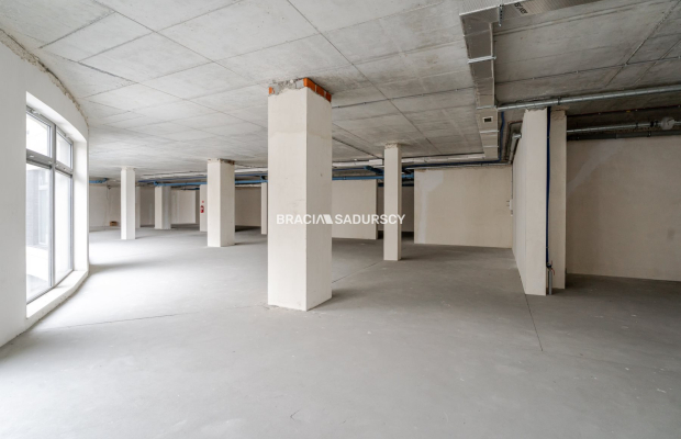 Lokal usługowy w stanie deweloperskim -706 m