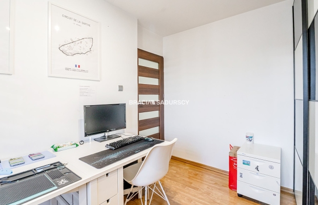 3 pokojowe mieszkanie z kuchnią 52,8m2 Centrum 