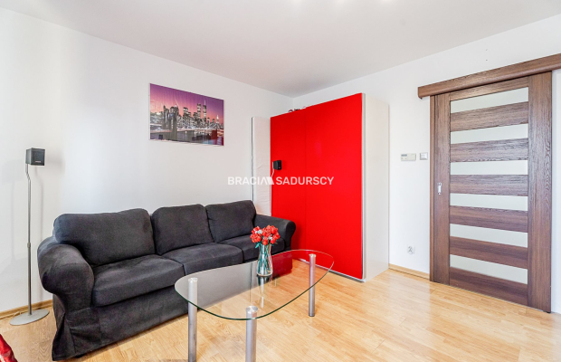 3 pokojowe mieszkanie z kuchnią 52,8m2 Centrum 