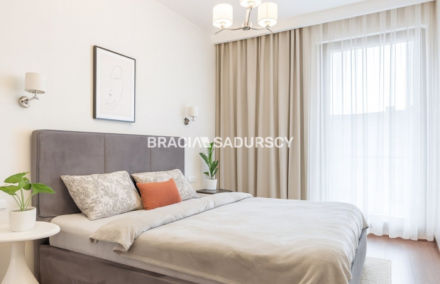 Wygodny elegancki apartament w centrum.