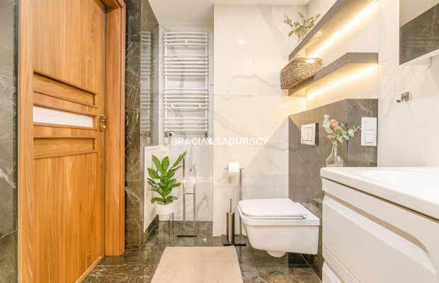 Wygodny elegancki apartament w centrum.