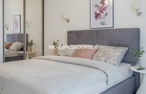 Wygodny elegancki apartament w centrum.