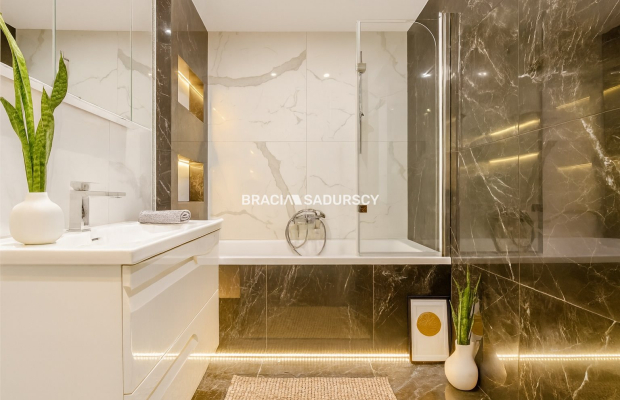 Wygodny elegancki apartament w centrum.