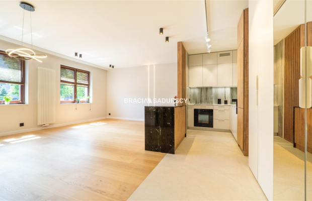 Wola Justowska apartament z miejscem postojowym 