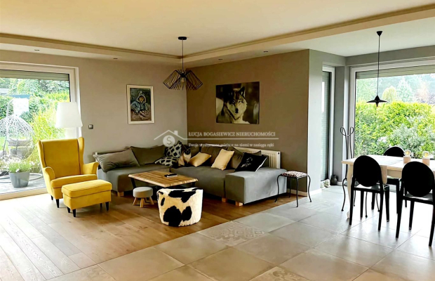 Luksusowa rezydencja położona w najbardziej pożądanej części Bielska-Białej, przy ulicy Łowieckiej - pogranicze Kamienicy i Wap