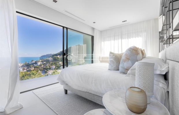 WILLA SIBILA - TWOJA OAZA LUKSUSU NAD MORZEM  

 Zaledwie 300 metrów od malowniczej plaży Cala Portitxol w prestiżowej urbaniza