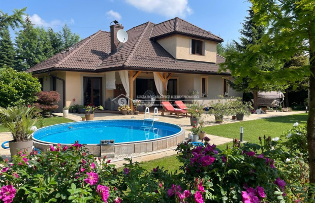 Rezydencja w Jaworzu | 242,5 m² | 18 arów | basen | prestiżowa lokalizacja  

 Na sprzedaż  wyjątkowa rezydencja w Jaworzu , za