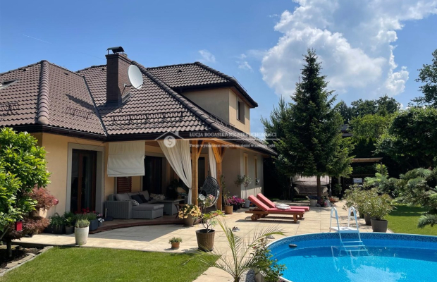 Rezydencja w Jaworzu | 242,5 m² | 18 arów | basen | prestiżowa lokalizacja  

 Na sprzedaż  wyjątkowa rezydencja w Jaworzu , za