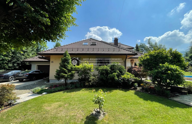 Rezydencja w Jaworzu | 242,5 m² | 18 arów | basen | prestiżowa lokalizacja  

 Na sprzedaż  wyjątkowa rezydencja w Jaworzu , za