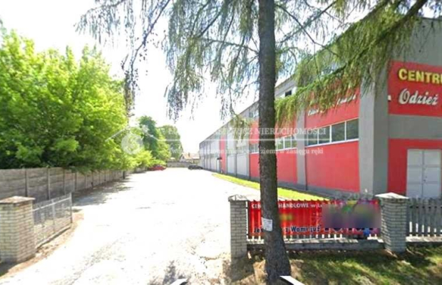 Do sprzedania budynek handlowo-usługowy o pow. 2000 m2 usytuowany na działkach o łącznej pow. 4800 m2 w miejscowości Leżajsk pr