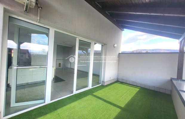 Szukasz miejsca dobrze skomunikowanego pod swój biznes?  

 Mamy dla Ciebie lokal handlowo-usługowo-biurowy w budynku na I pięt