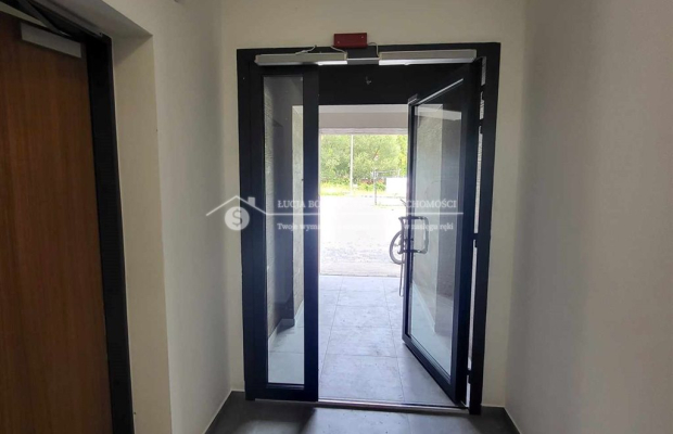 Szukasz miejsca dobrze skomunikowanego pod swój biznes?  

 Mamy dla Ciebie lokal handlowo-usługowo-biurowy w budynku na parter