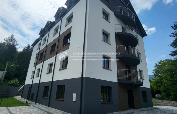 Szukasz miejsca dobrze skomunikowanego pod swój biznes?  

 Mamy dla Ciebie lokal handlowo-usługowo-biurowy w budynku na parter