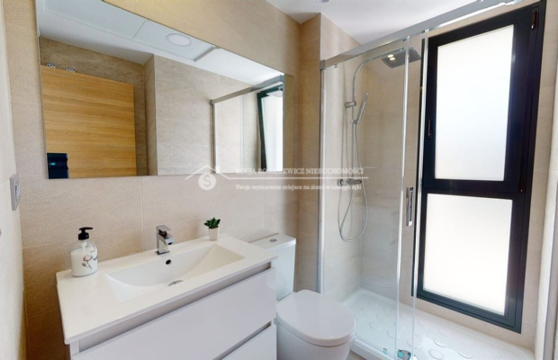 Mieszkanie z prywatnym ogrodem, 800m od morza 

 Komfortowa nieruchomość położona w  nowoczesnym kompleksie  mieszkaniowym, któ